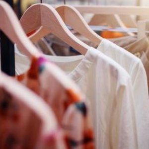 Meet your Posher, Cintres et Tiroirs